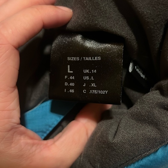 Women’s Winter Coat - Picture 3 of 3